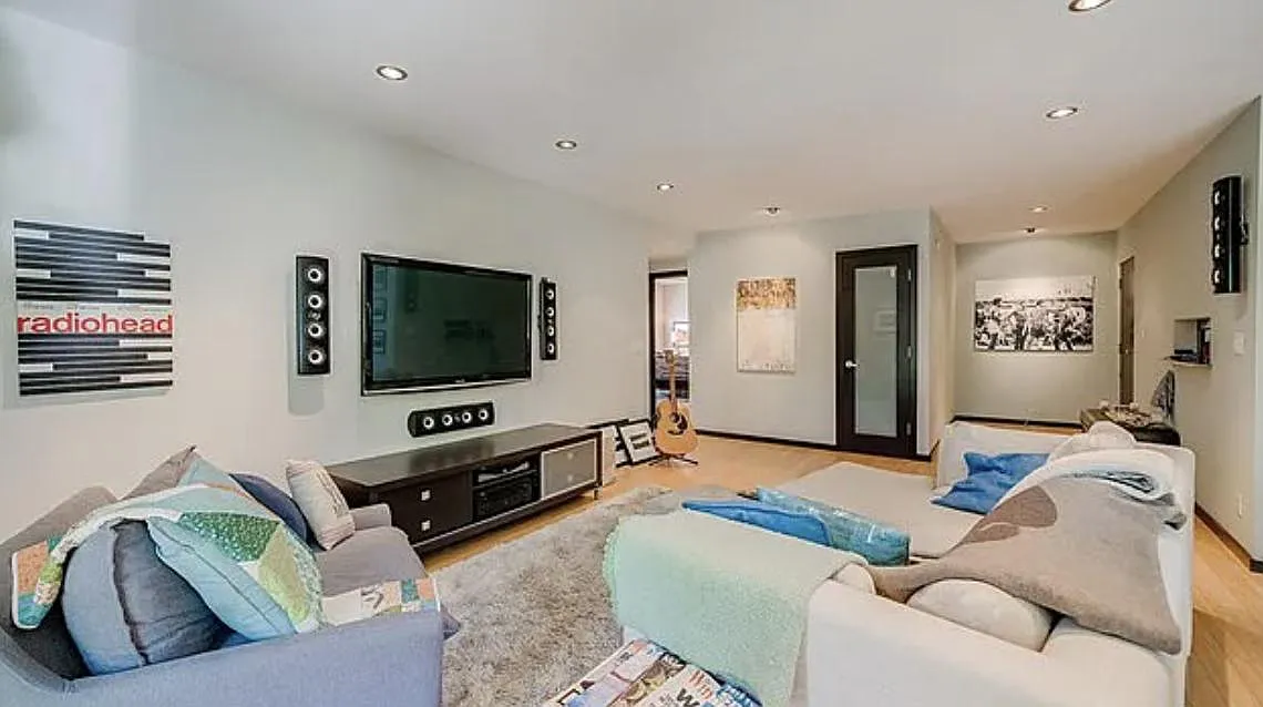 2 bed, 1110 sqft, $6,200 — Photo 4
