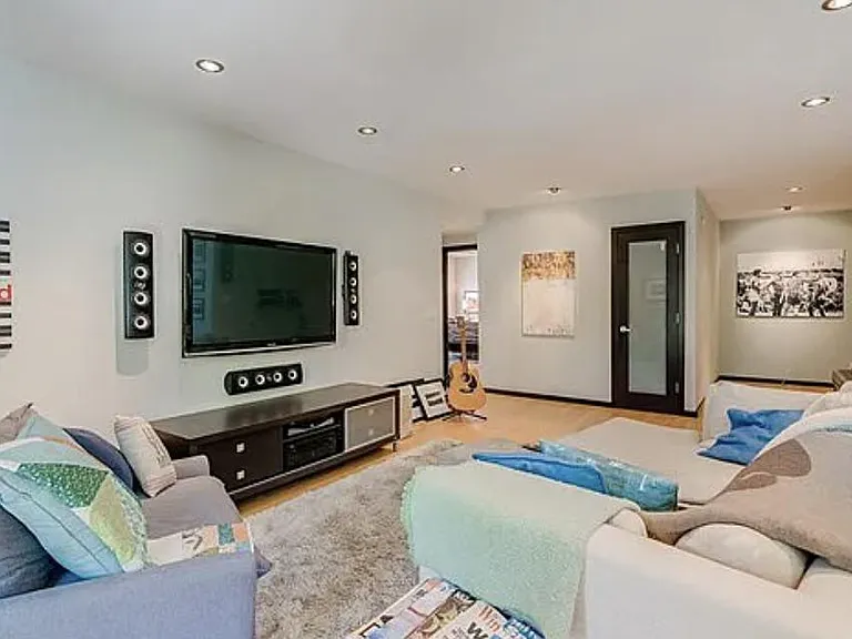11789 Montana Ave #7 — Photo 3