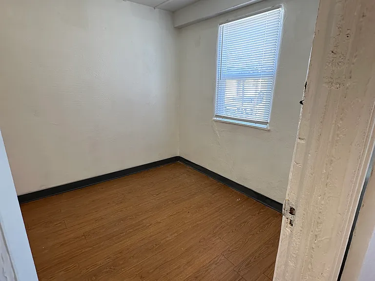 215 N Orchard Ave #5 — Photo 6