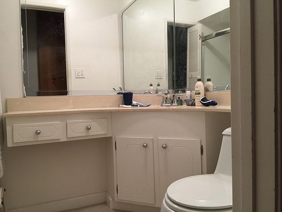 5th image of 688 Mariners Isl Blvd APT 118