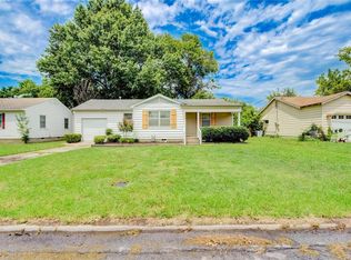 208 E 12th Pl, Claremore, OK 74017