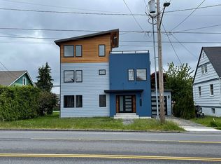 1206 12th St, Anacortes, WA 98221