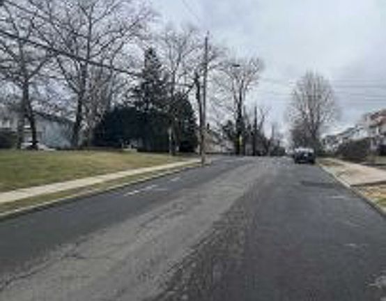 4th image of 23 Bogert St