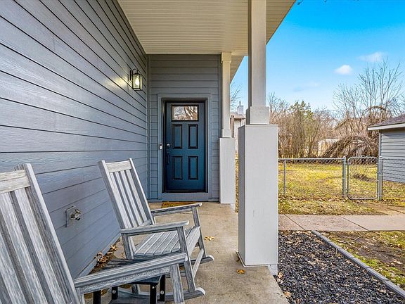 4th image of 5499 Prospect Ave