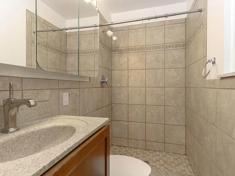 2611 Colby Dr — Photo 37