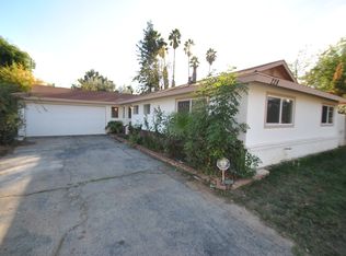 228 Green Oaks Dr, Riverside, CA 92507