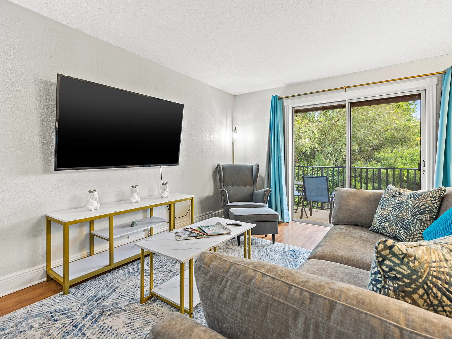 4215 E Bay Dr — Photo 4