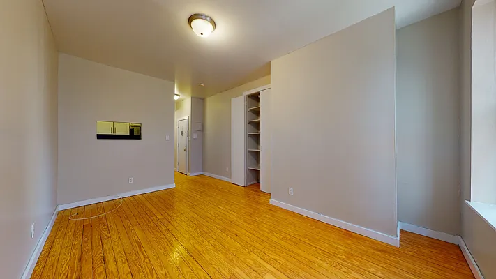 Rented by Bond New York | media 3