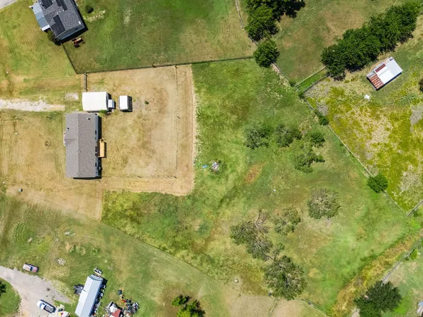 7112 Mitchell Dr, Terrell, TX 75160