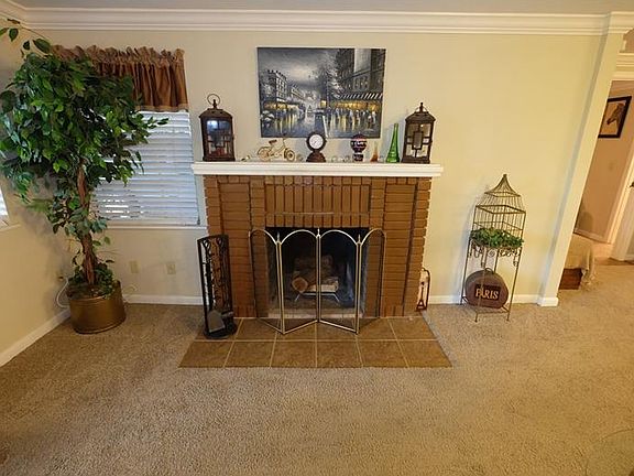 4th image of 612 Prado Pl