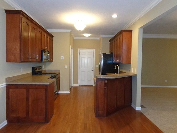 4th image of 1220 Bothwell Pl