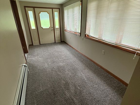 3rd image of 258 West Ave