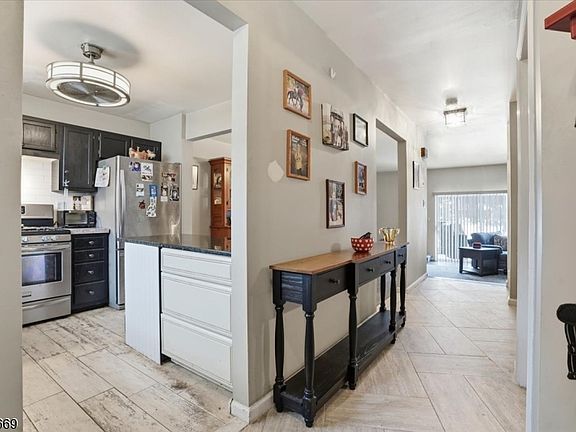 4th image of 76 Hickory Way