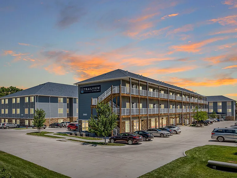 Trailview Apartments at Pioneers Park — Photo 14