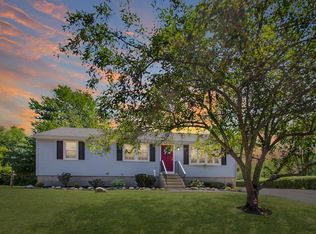 68 Clinton St, Amesbury, MA 01913