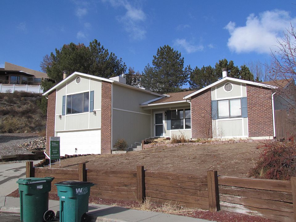 1st image of 3203 N Carlton Ave