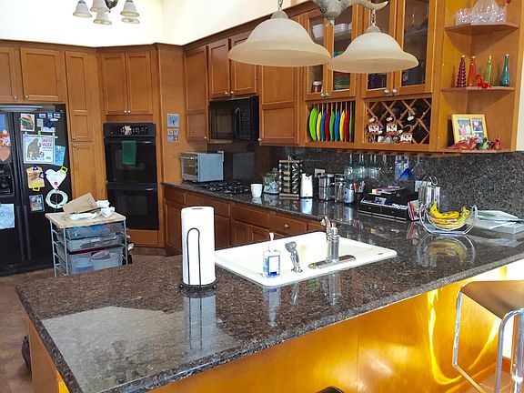 2nd image of 2511 W Ainslie St #2