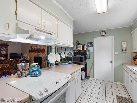5th image of 7930 Oak Hill Dr