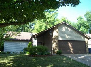 5022 Trailbend Dr, Florissant, MO 63033
