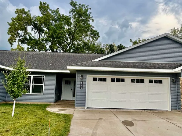 605 3rd St, Delhi, IA 52223