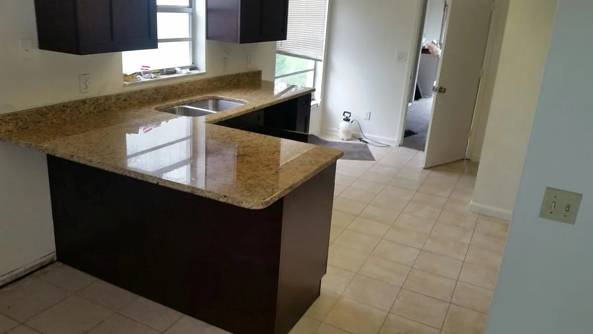 3 bed, 1256 sqft, $2,295 — Photo 2