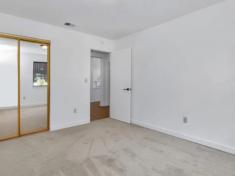 2200 Forsythia Way — Photo 16