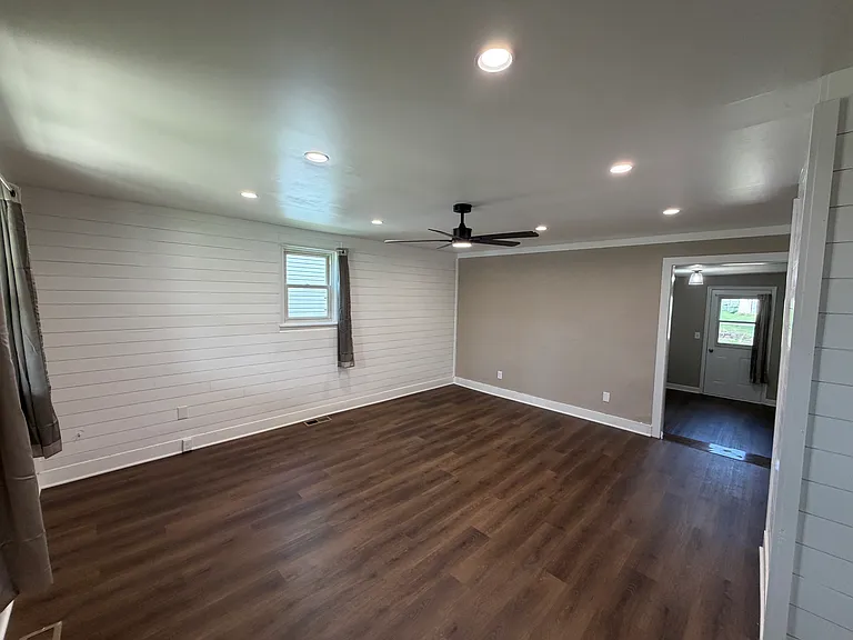 522 E Ward St — Photo 2
