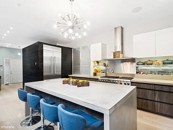 5th image of 1632 N Hudson Ave APT 6