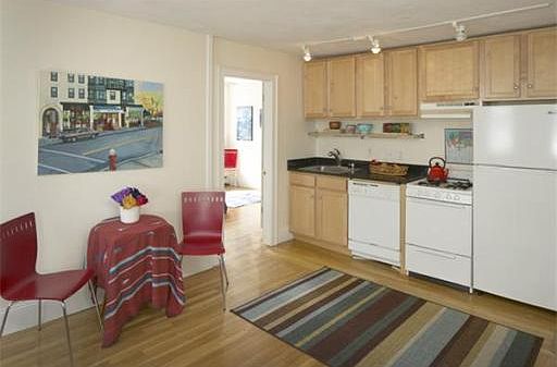 2nd image of 138-140 Huron Ave #6