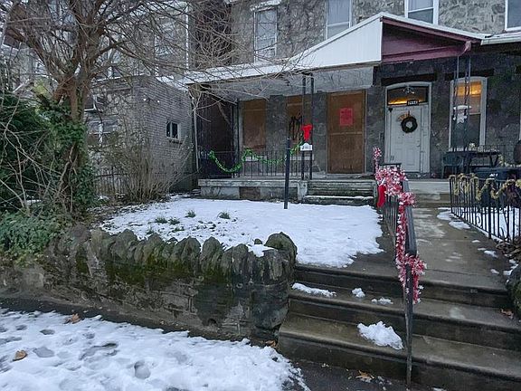 4th image of 2112 W Ontario St