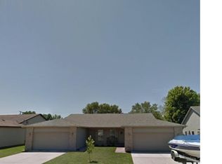 624-626 Oakbrook Ave, Chatham, IL 62629