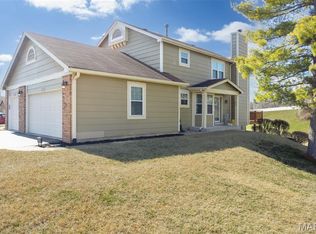 12075 Autumn Lakes Dr, Maryland Heights, MO 63043