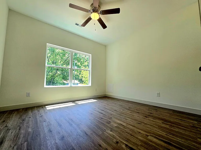 1331 Lee Ln — Photo 17