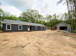 6602 Hunters Way, White Cloud, MI 49349