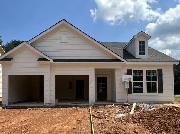 360 Crimson Feather Dr, Jefferson, GA 30549