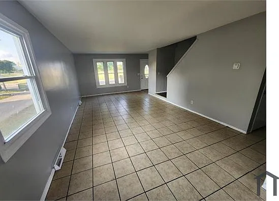3 bed, 1448 sqft, $1,498 — Photo 2