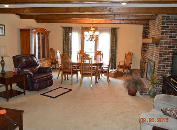 2nd image of 124 Hickory Hill Dr