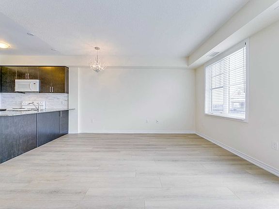5th image of 272 Georgian Dr #304