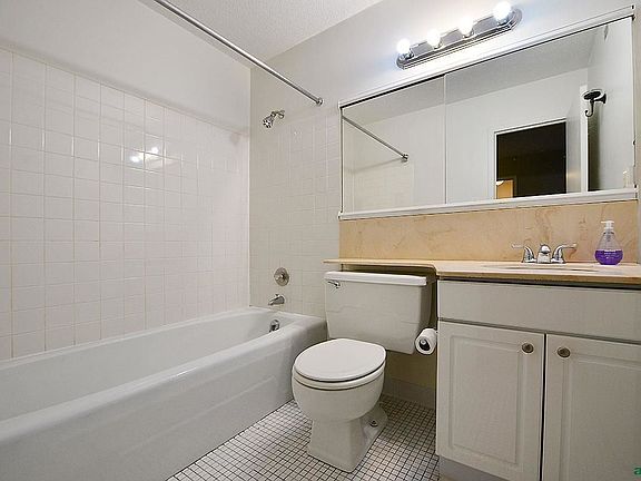 5th image of 2039 Broadway #3K