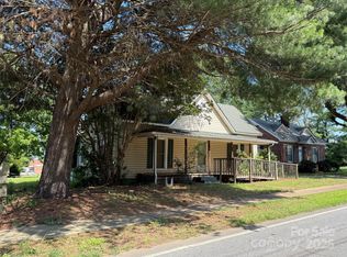 2944 N Lookout St, Claremont, NC 28610