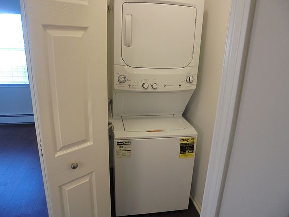 4th image of 6550 W Belmont Ave APT 108