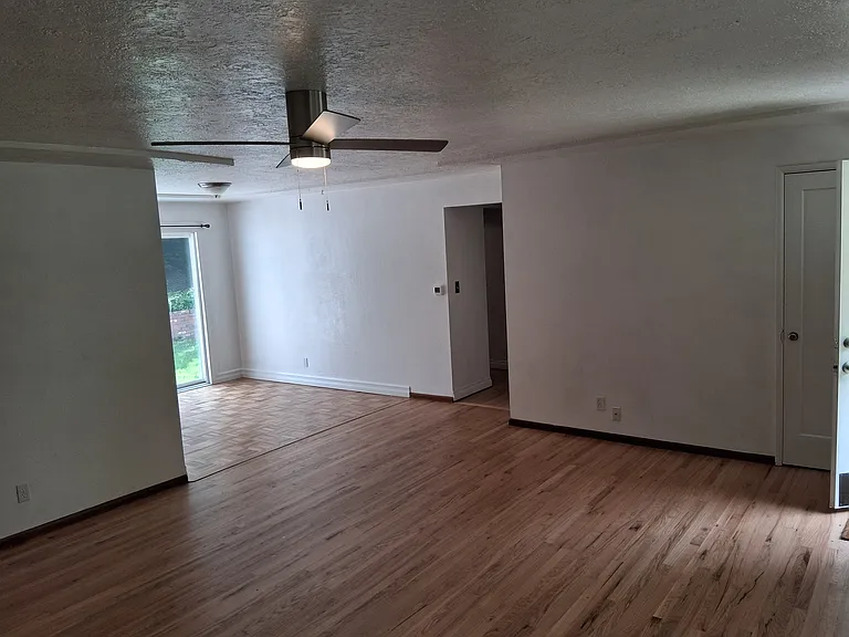 640 SE Williams Rd — Photo 11