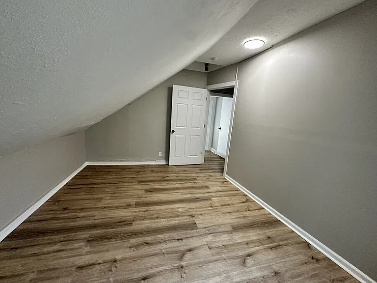 3193 W 50th St #2 — Photo 10