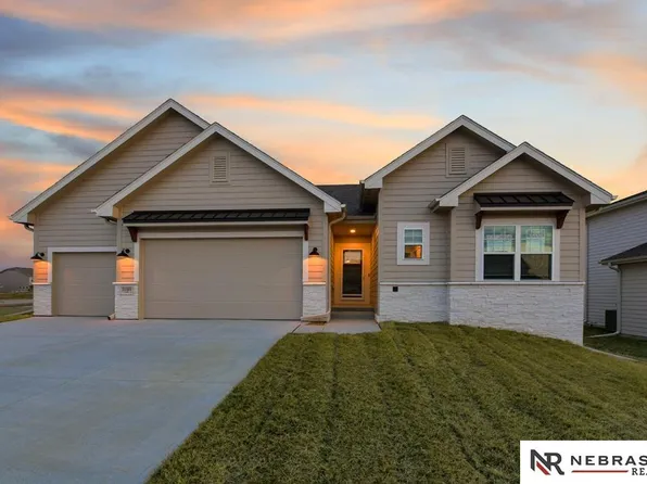21303 I St, Elkhorn, NE 68022