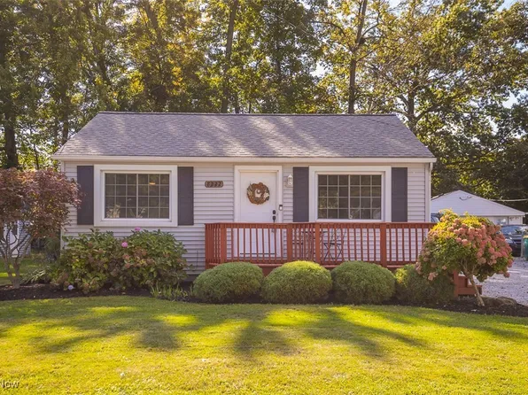 8222 Rushton Dr, Mentor, OH 44060