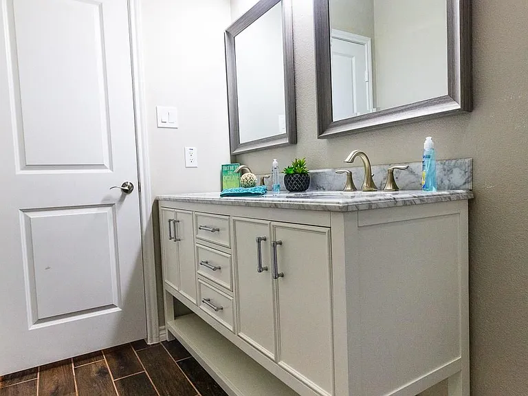 507 E Foley St — Photo 21