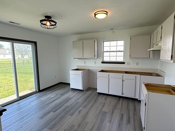 5th image of 8233 Brambleberry Dr