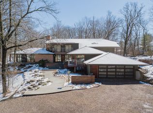 425 Washington Rd, Lake Forest, IL 60045