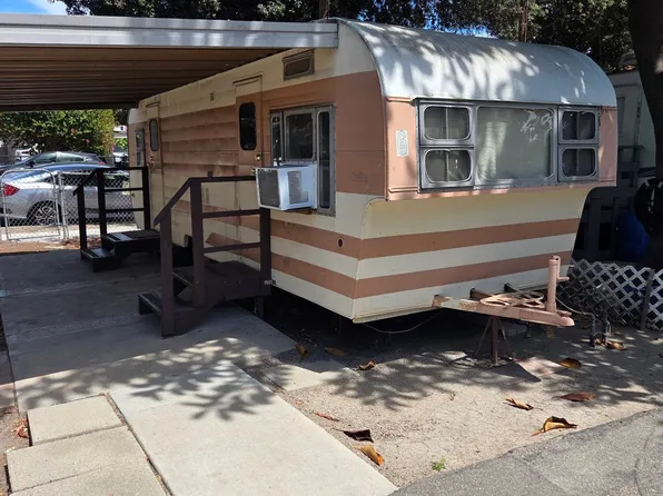 515 E Saint Andrew Pl #A, Santa Ana, CA 92707