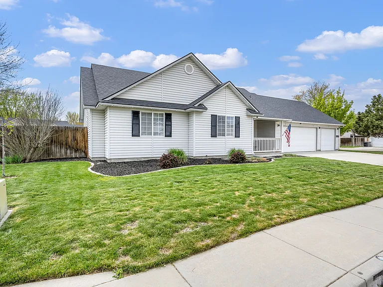 10563 W Stonecrop Dr — Photo 2